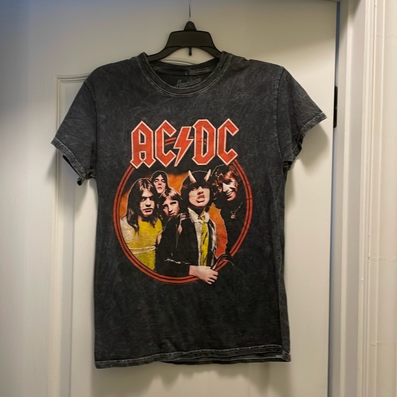 AC/DC tshirt - Picture 1 of 3
